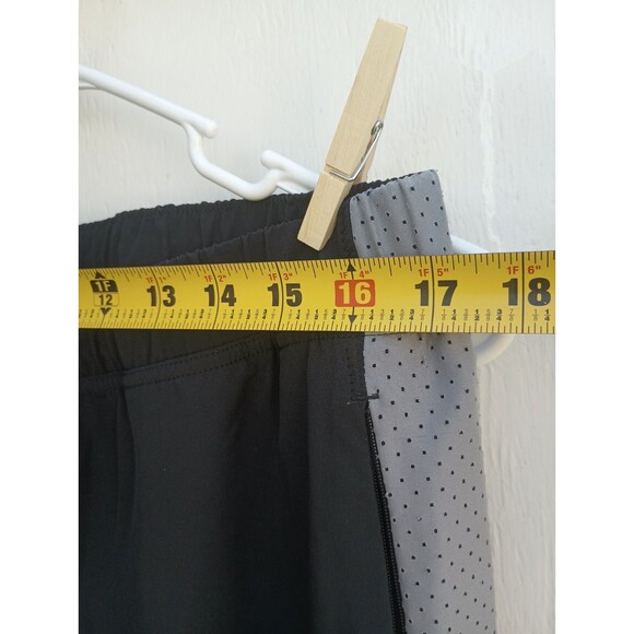 Under Armor Black Joggers Med Heatgear Drawstring Pockets Leg Zip Athleisure - Picture 8 of 9